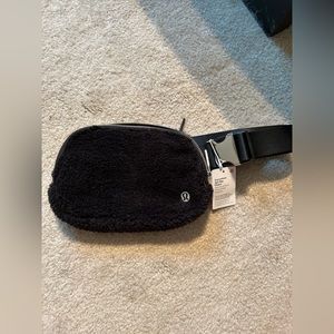 Lululemon Everywhere Belt Bag Fleece